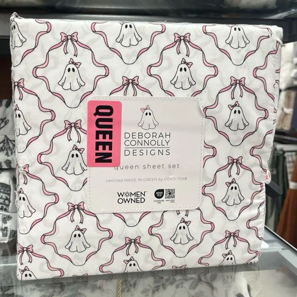 Deborah Connolly Designs Plush Queen Blanket - White with Pink Ghosts & Bows